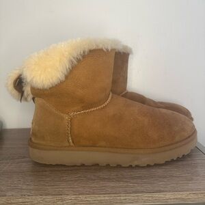 Mini Bailey Bow Uggs Chestnut Brown Women’s Size 8